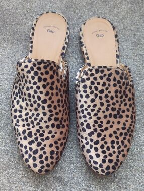 GAP Women's Leopard-Print Slip-On Mules in Tan and Black